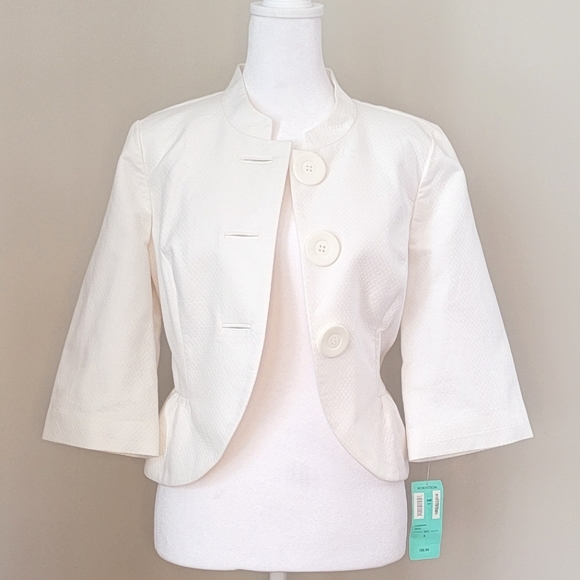 White Blazer - Picture 5 of 6